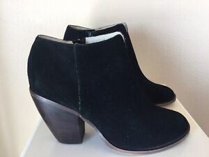 Details about   SOHO NYC Cobbler Women 6 Leather Suede Side Zip Middle Heels Chelsea Boots Black