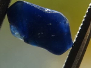 Sapphire, Natural Blue, Faceting Sapphire, Australian Rough 1.84 ct Sapphire. - Picture 1 of 9