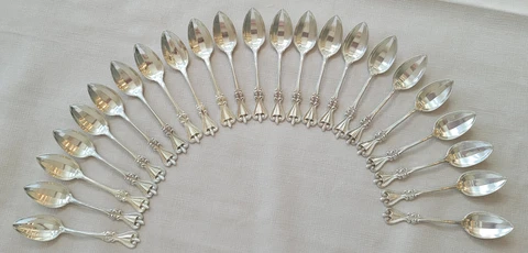 Old Colonial by Towle Teaspoons 5 1/2" 26.1 Grams NO monogram Cover