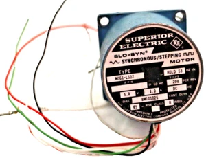 Superior Electric M061-LS02  SLO-SYN Synchronous/Stepping Motor 1/4" Arbor - Picture 1 of 4