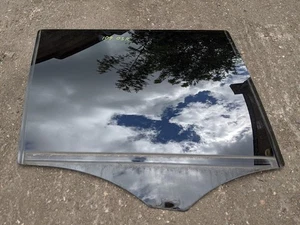 MERCEDES GL 420 X164 WINDOW DROP GLASS OSR DRIVER SIDE REAR - Picture 1 of 1