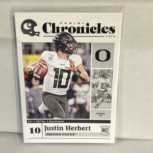 2020 Panini Chronicles #5 Justin Herbert Rookie Card - Bild 1 von 2