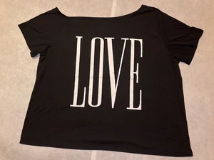 WOMEN'S PLUS SIZE LOVE GRAPHIC PRINT T-SHIRT BLACK ~ SZ 5XL ~ NWT - Picture 1 of 5