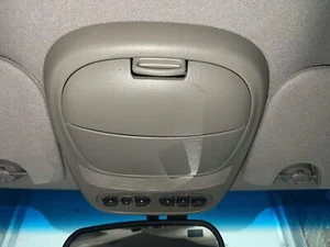 2002 - 2003 Chevy TrailBlazer Gray Illuminated Roof Console (UGDO) - Picture 1 of 3