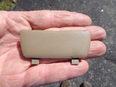 Cubierta de tornillo interior del panel de la puerta trasera Volvo 960 S90 V90 TAN Foto 1 de 4