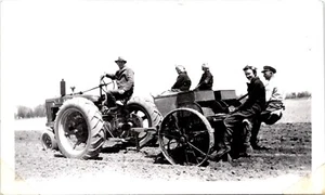 Tractor Pulling Ride Along Seeder early 1900's Photo men women children - Picture 1 of 2