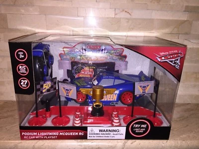 DISNEY CARS PODIUM LIGHTNING MCQUEEN RC COCHE Y JUEGO Foto 1 de 4