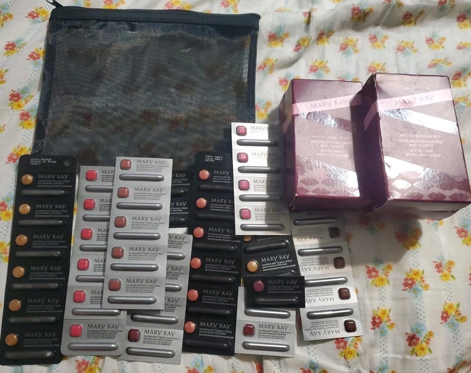 Mary Kay Lote Lápiz Labial 5 Brillo Labial Brillo Set + Muestras + Bolsa NUEVO Foto 1 de 4