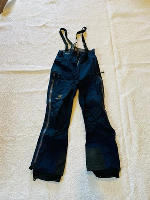 Arcteryx Gortex Mujeres S Beta SV Babero de nieve Pantalones de nieve Equipo de nieve Foto 1 de 4