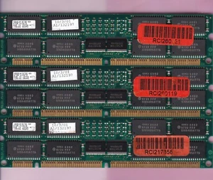 384MB 3x128MB HITACHI HB56UW1673E-6A EDO-DRAM 60ns ECC Buffered DIMM 168Pin KIT - Picture 1 of 2