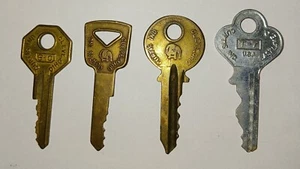 4 Vintage Keys CURTIS IND 2 Bulldog B-10, H-18, K-4, T-7 - Picture 1 of 2