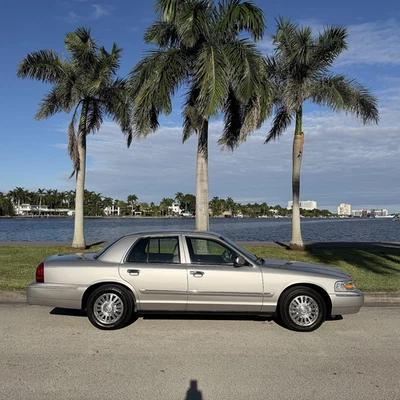 2006 Mercury Grand Marquis 1OWNER LOW 49K MILES LINCOLN TOWN CAR FORD CROWN VIC - Image 1 of 4