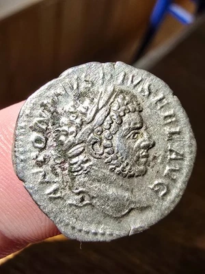 Caracalla AR Denario - Hércules Foto 1 de 2