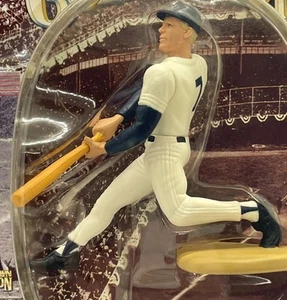 Mickey Mantle 1997 Starting Lineup Cooperstown NY Yankees #7 NIB W/vintage Card - Picture 1 of 2