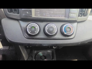 2014 2015 2016 2017 2018 2019 TOYOTA COROLLA Temperature Control Sedan Manual - Picture 1 of 12