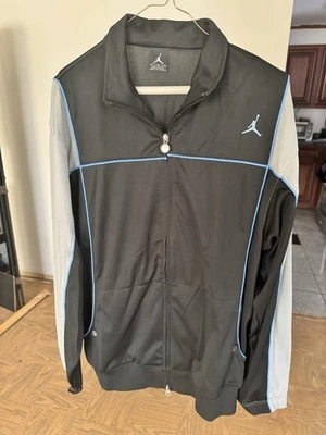 Moletom masculino Air Jordan tamanho grande preto com acabamento cinza e azul - Imagem 1 de 4