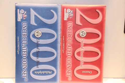 2000 UNITED STATES MINT UNCIRCULATED COIN SET PHILADELPHIA DENVER Cover
