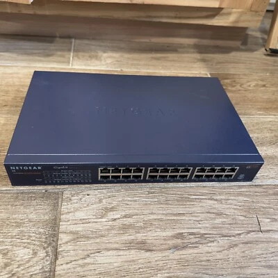 Working Netgear GS524T 24-Port 10/100/1000 Mbps Gigabit Ethernet Switch - Image 1 of 4