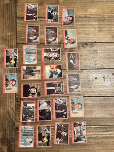 1976 VINTAGE TOPPS - HAPPY DAYS TRADING CARDS, THE FONZ, RICHIE LOT 0F 24 Cards