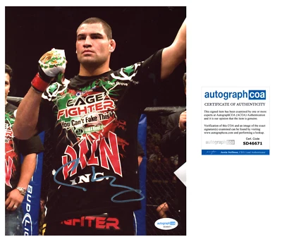 Foto firmada por Caín Velásquez "UFC" 8x10 i UFC CHAMPION autografiada certificado de autenticidad ACOA Foto 1 de 4