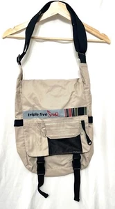 240545 Bolso TRIPLE CINCO ALMAS Caqui Nylon Bandolera Mensajero - Imagen 1 de 6