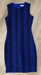 Calvin Klein Ruched Textured Bodycon Dress Black Blue Slimming Sheath Size 2P - Picture 1 of 6