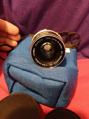 Lente MC Rokkor HG 35 MM 1:2,8 para cámara fotográfica Minolta 35MM SLR 2 tapas funcionando  Foto 1 de 4
