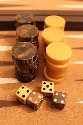 Bakelite Backgammon Checkers Butter Yellow Chocolate Marbled 30 Checkers 4 Dice - Image 1 of 4