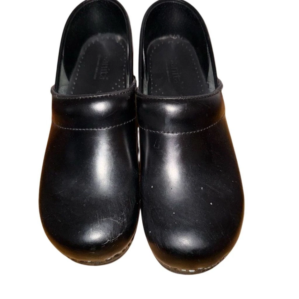 Sanita Women's Black Leather Clogs Size 9.5-10 Workwear Slip On 40 nurse shoes - Image 1 of 4