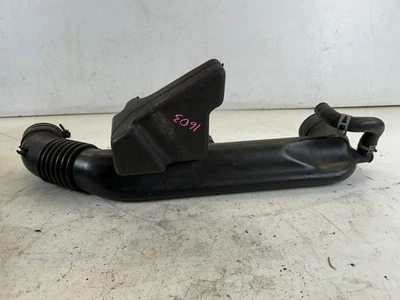 Tubo de admisión Mazda Miata NA 90-97 OEM Foto 1 de 4