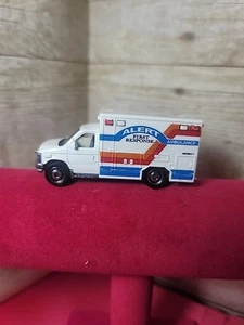 Matchbox White 2009 Ford E-350 Ambulance Alert First Response Loose Toy Truck - Picture 1 of 5