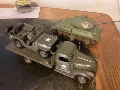 1941 US Army Chevy Flatbed Truck 1/32 Hickam Air Field Pearl Harbor Jeep W/Tank - Image 1 of 4