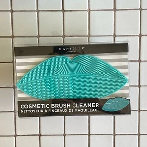 Cosmetic brush cleaner flexible pad to wash makeup brushes by Danielle NEW - Picture 1 of 2