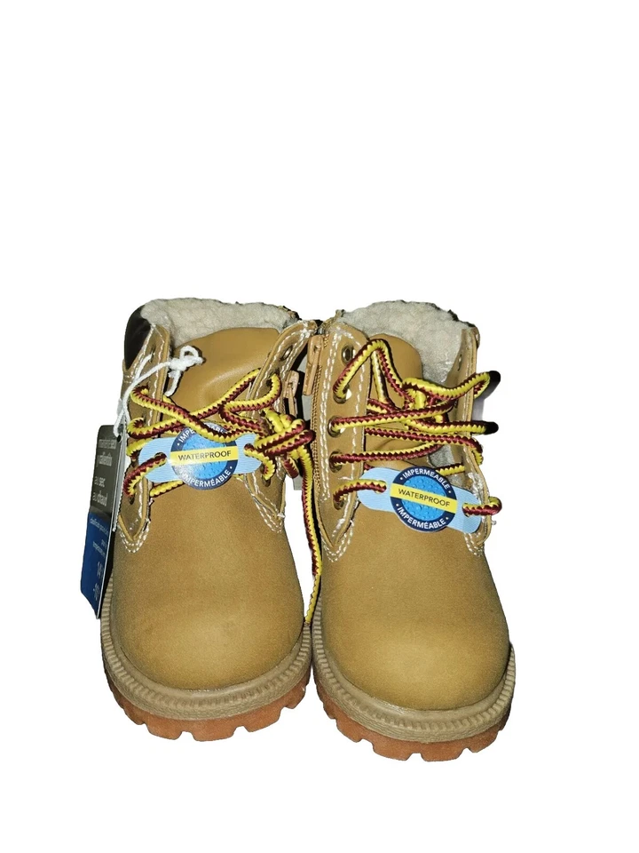 Botas de encaje impermeables Smart Fit para niños talla 5 1/2  Foto 1 de 4