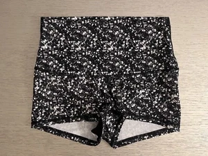 Lululemon Damen Choose A Side Short 2,5" schwarz/Chirasu schwarz Größe 6 - Bild 1 von 5