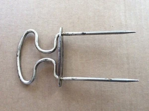 Tenedor de carne de acero inoxidable Kenberry vintage oxidado hecho en EE. UU. 6 1/2” X 3 1/4” - Imagen 1 de 8
