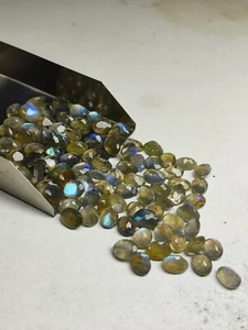 Elegant Labradorite Oval Stone - 6x8mm - Authentic Quality - Picture 1 of 8