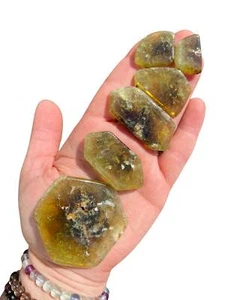 Grüner Granat Steinscheibe, natürlicher grüner Granat aus Afrika - Bild 1 von 8