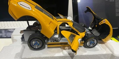 Exoto escala 1:18 1967 Sebring 12 horas Ford GT40 MK IV #1 Andretti/McLaren Foto 1 de 4