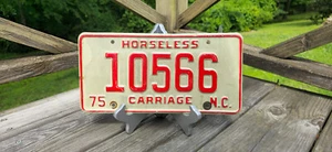 1975 | Original NC Horseless Carriage Plate - Red - Picture 1 of 2