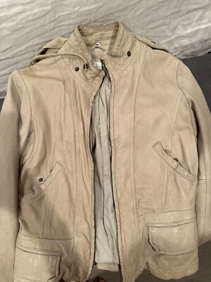 Chaqueta de cuero suave Vince para mujer sudadera con capucha desmontable beige tostado muy claro pequeña Foto 1 de 4