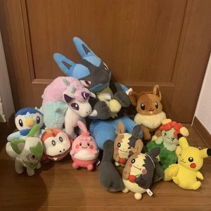 Colección de Peluches Pokemon - Eevee, Lucario, Sprigatito y Más - Excelente Estado - Imagen 1 de 8