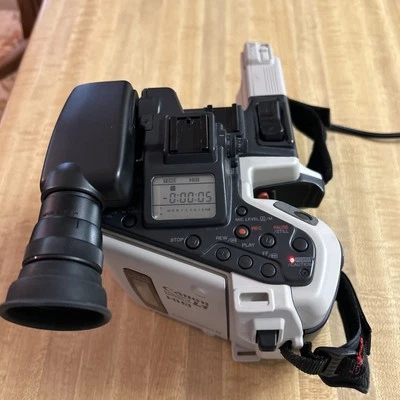 RARE Vintage Canon L1A Hi8 8MM Canovision 8 Video Camcorder Untested - Image 1 of 4