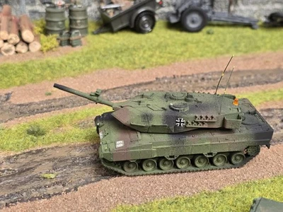 Roco MINITANKS Kampfpanzer Leopard 2 A6 ,BW gesupert mit decals, H0 , 1:87 #1371 - Bild 1 von 4