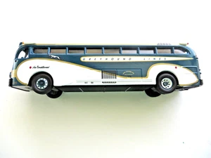 Corgi 98469 1:50 Los Angeles Yellow Coach #743 Greyhound Bus - Picture 1 of 8