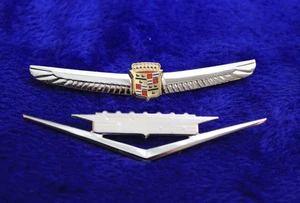 2 Cadilla Hat Pin Lapel Pin Emblem Accessory Badge GM Escalade Seville - Picture 1 of 10