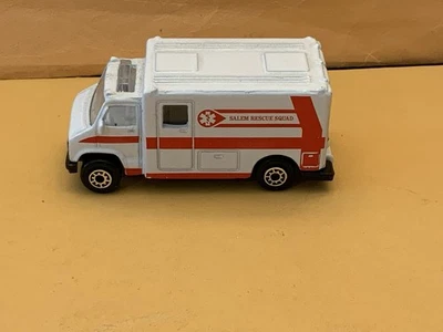 Ambulancia MaiSto “Escuadrón de Rescate Salem” Modelo ColorComp Foto 1 de 4