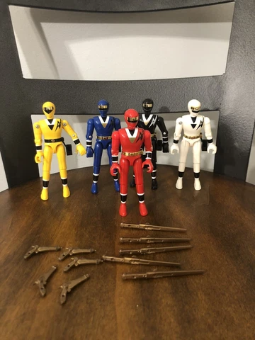 Mighty Morphin Power Rangers "Alien Rangers" Set Cover