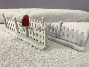 Christmas village accessory 2 sections of white picket fence total 1ft CH5068 - Picture 1 of 7