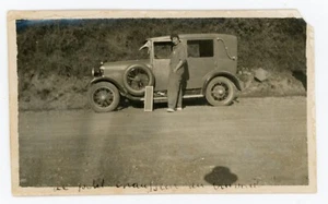 PHOTO SNAPSHOT, le petit chauffeur au travail ombre photographe voiture ancienne - Picture 1 of 2